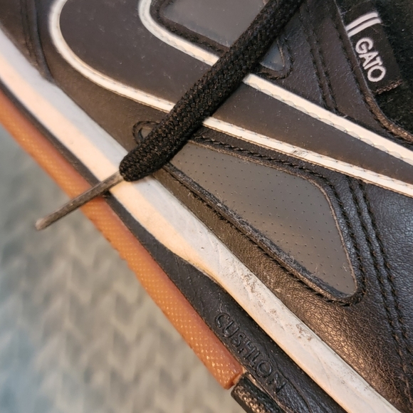 Ladies Sneakers - Picture 3 of 10